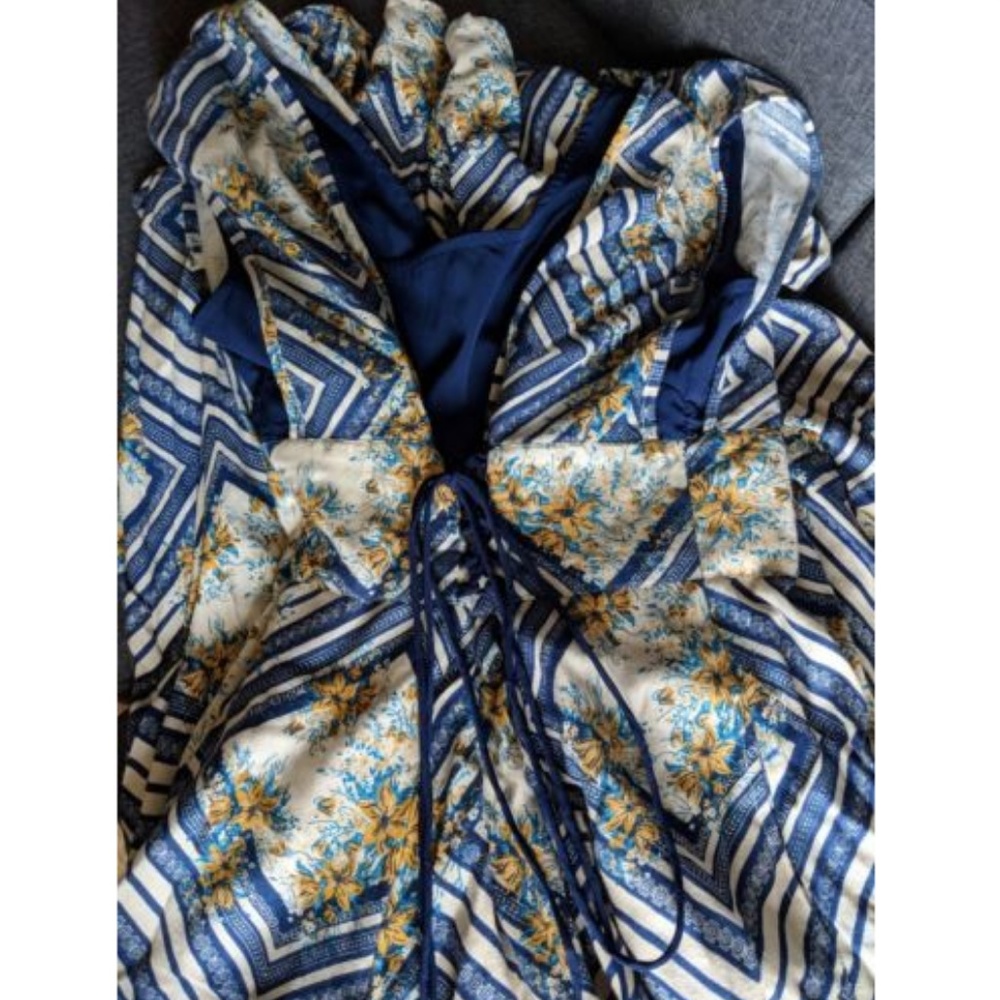 Eshakti Sleeveless Floral Dress Front Pockets - Picture 3 of 6